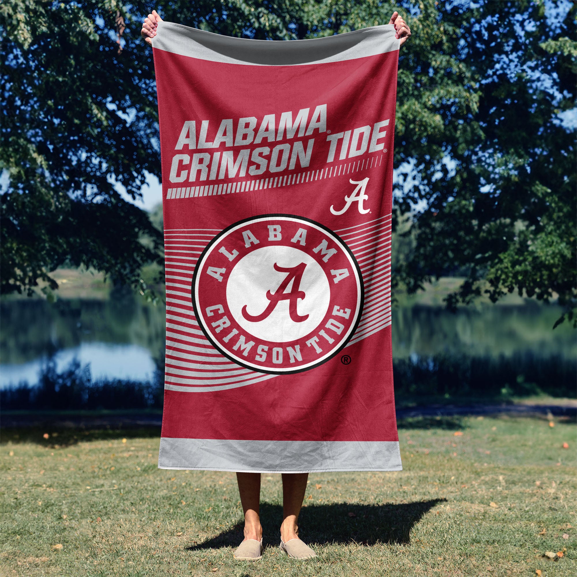 NCAA Officially Licensed Alabama Crimson Tide 30" x 60" Beach Towel