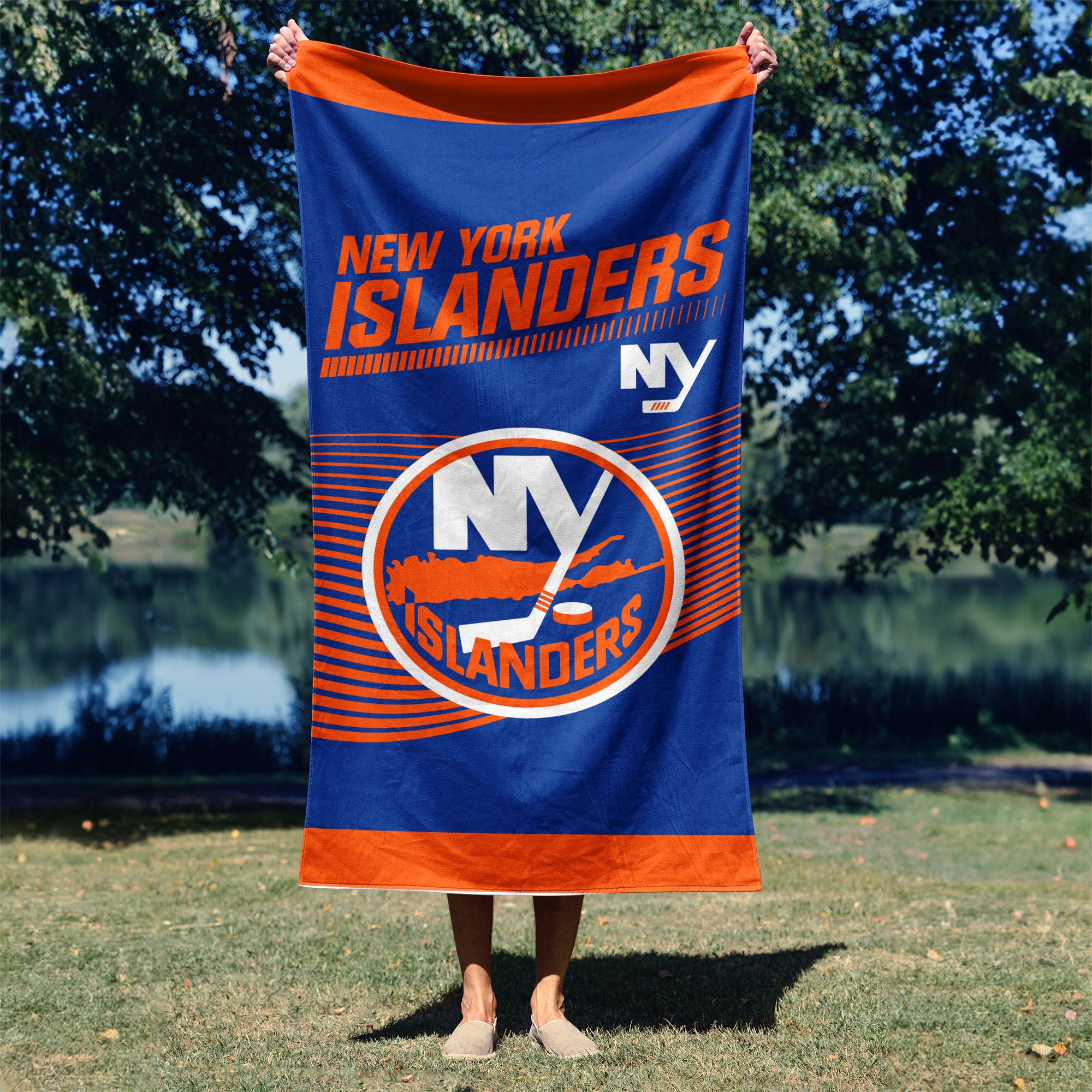 NHL Officially Licensed New York Islanders 30" x 60" Beach Towel