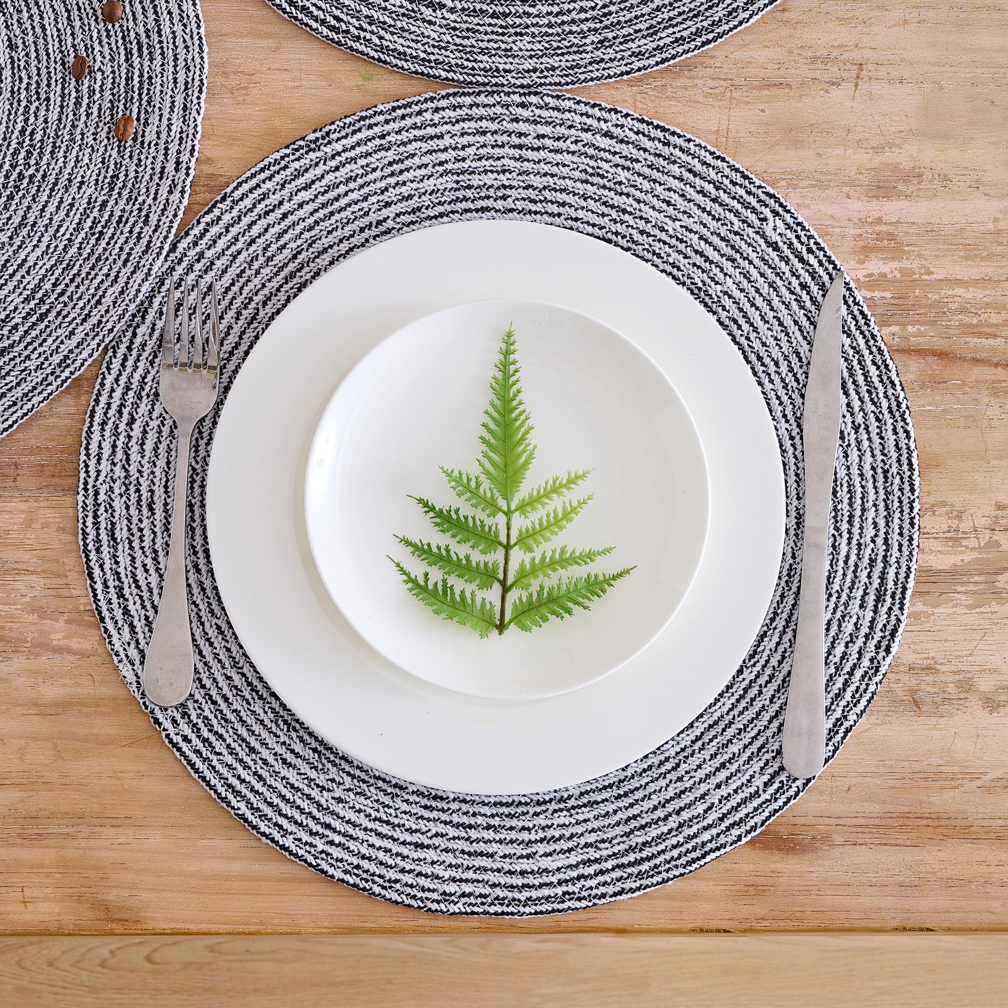 100% Cotton Woven 15" Round Two-Tone Placemats