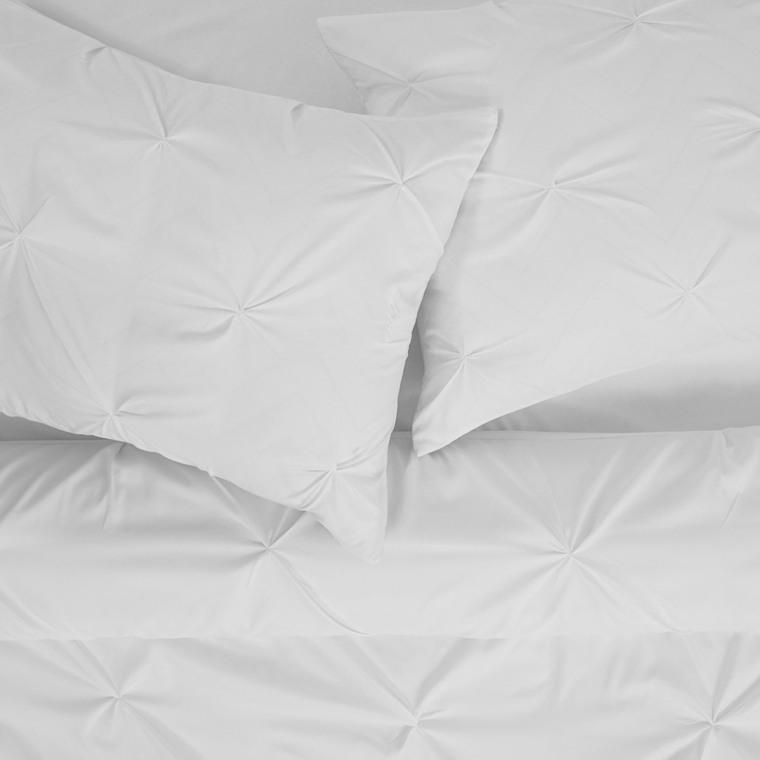 Hudson Pinch Pleat 3-Piece Duvet Set White - Shams