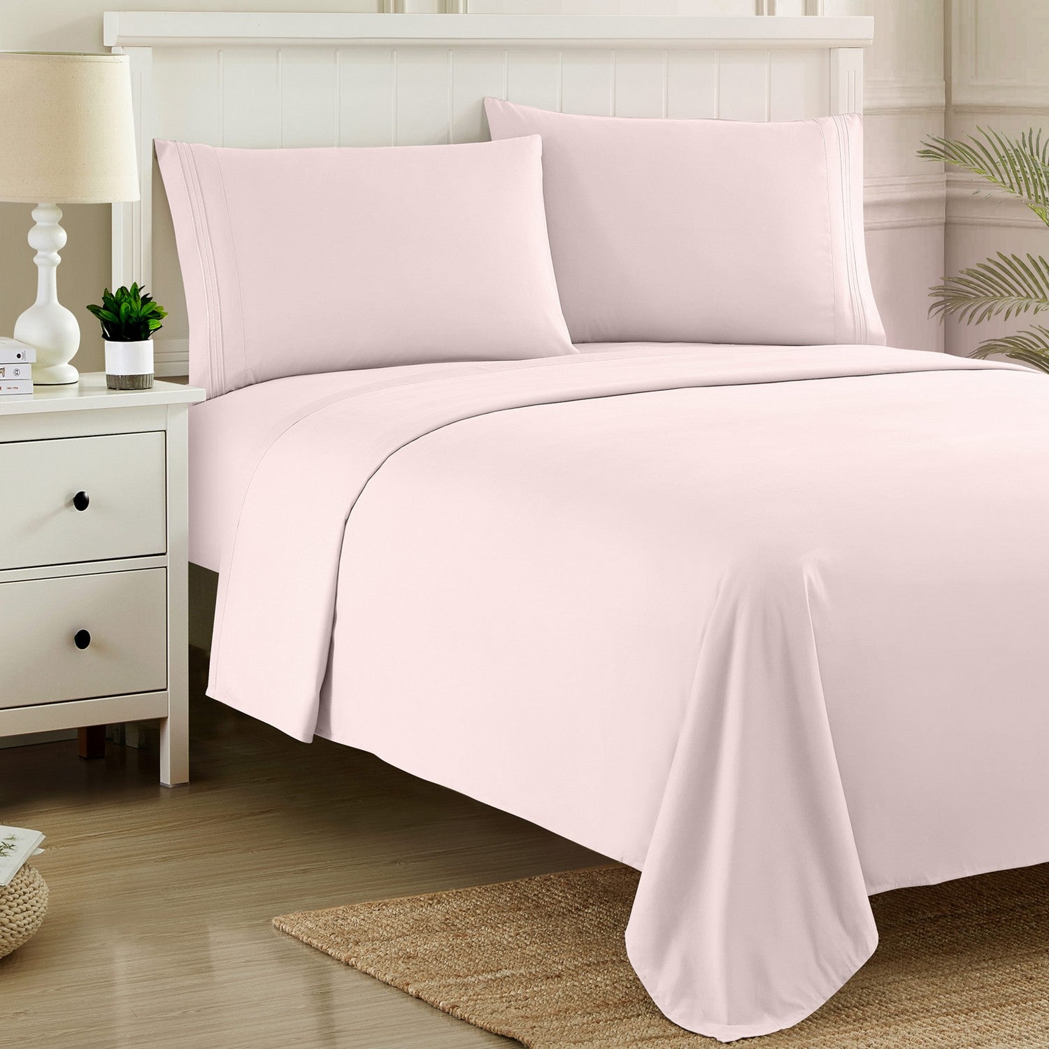 Classic 4-Piece Bed Sheet Set (Pale Pink) - Bed 2