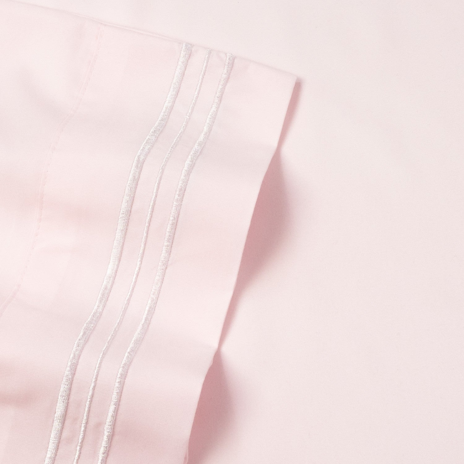 Classic 4-Piece Bed Sheet Set (Pale Pink) - Fabric