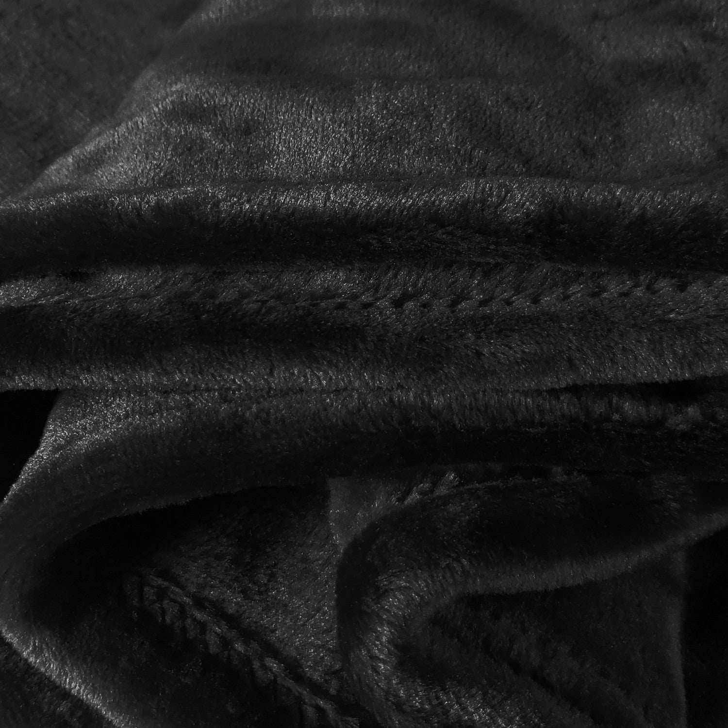 NBA Mens Bathrobe Milwaukee Bucks Closeup