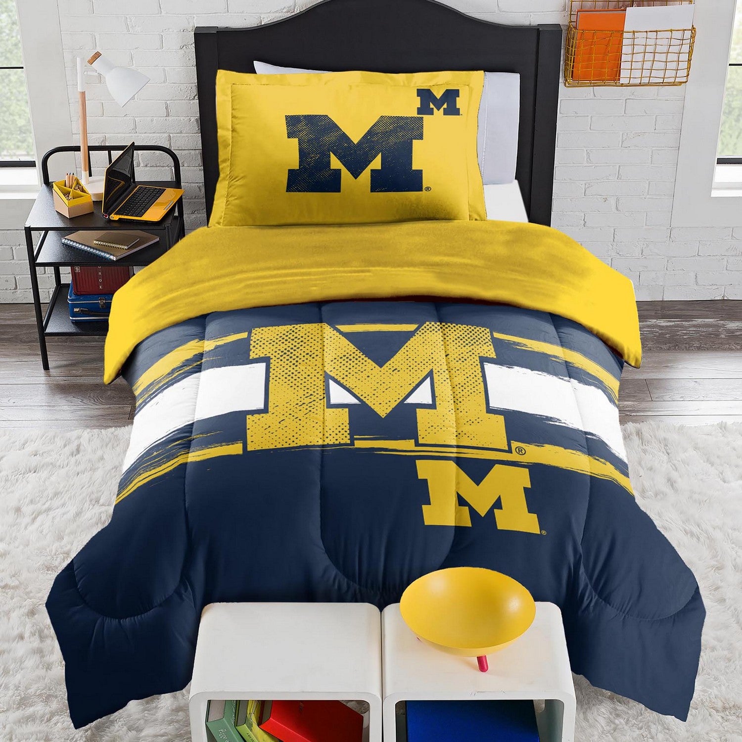 NCAA Comforter Sham Set Michigan Wolverines Front